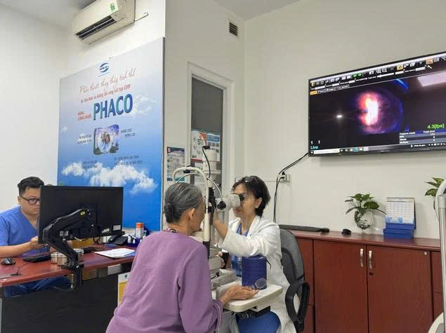 duc-bao-sau-van-de-thuong-gap-sau-mo-duc-thuy-tinh-the