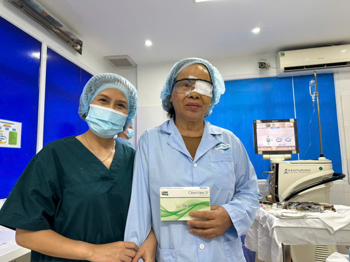 doi-matfull-hdsau-phau-thuat-cung-clearview™-3