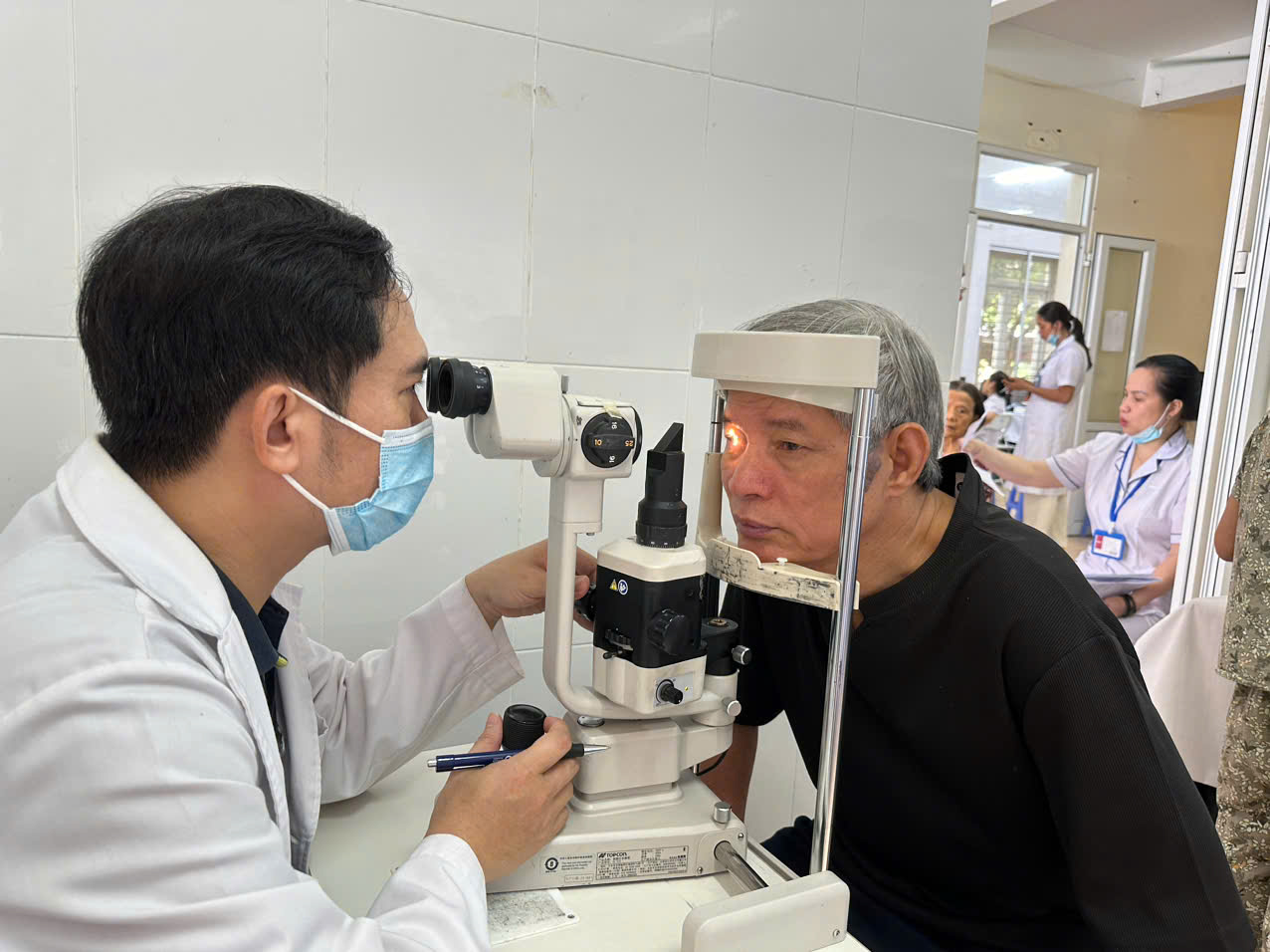 hitec-kham-mat-mien-phi-cho-nguoi-cao-tuoi-phuong-vinh-tuy