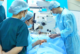 ky-thuat-moi-giup-nguoi-mo-duc-thuy-tinh-the-khong-phai-deo-kinh